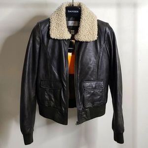 Danier / bomber jacket